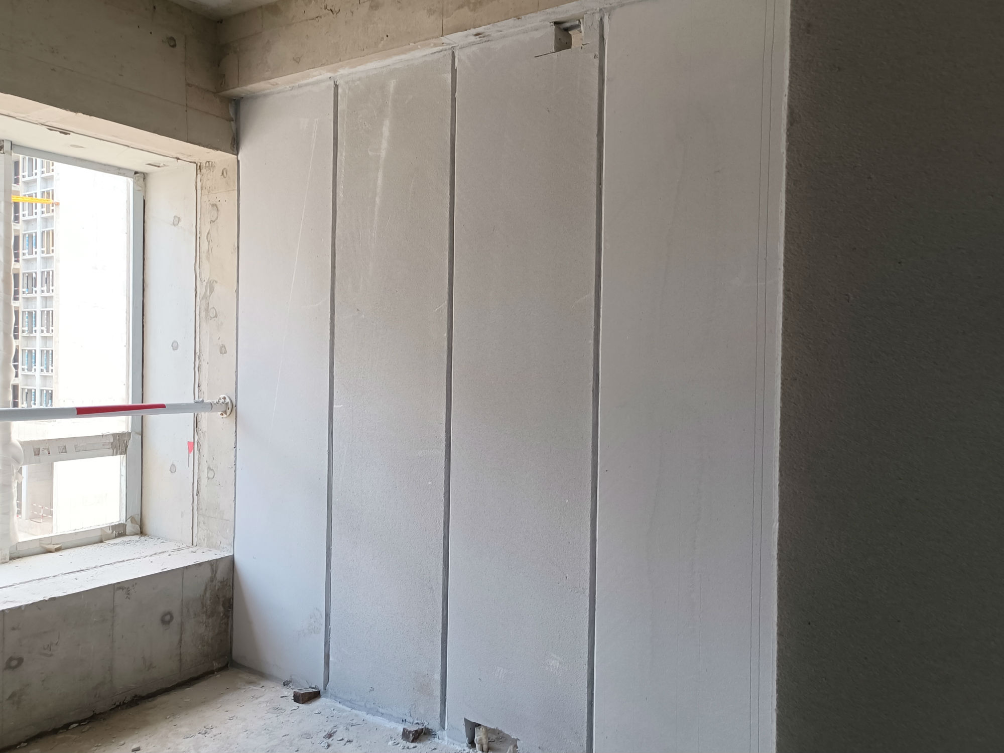 alc輕質隔墻板安裝成本高嗎？